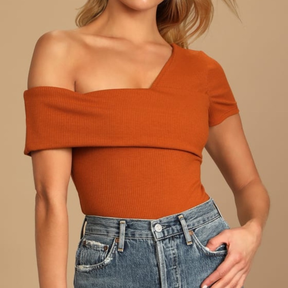 Lulu’s Ribbed One Shoulder Bodysuit